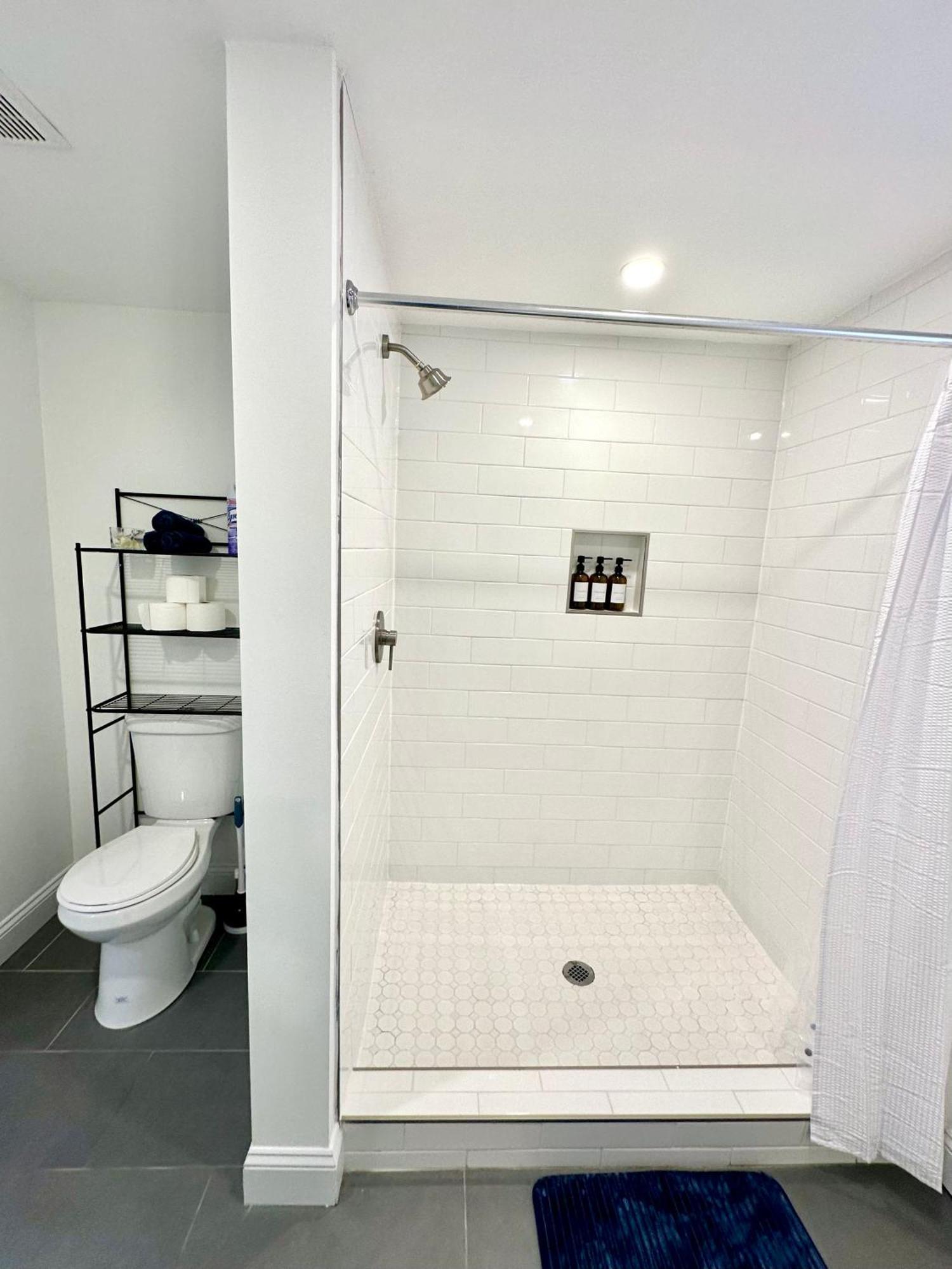 Stylish 1 Bed - 5 Min Walk To Metro, Free Parking! Leilighet Washington Eksteriør bilde